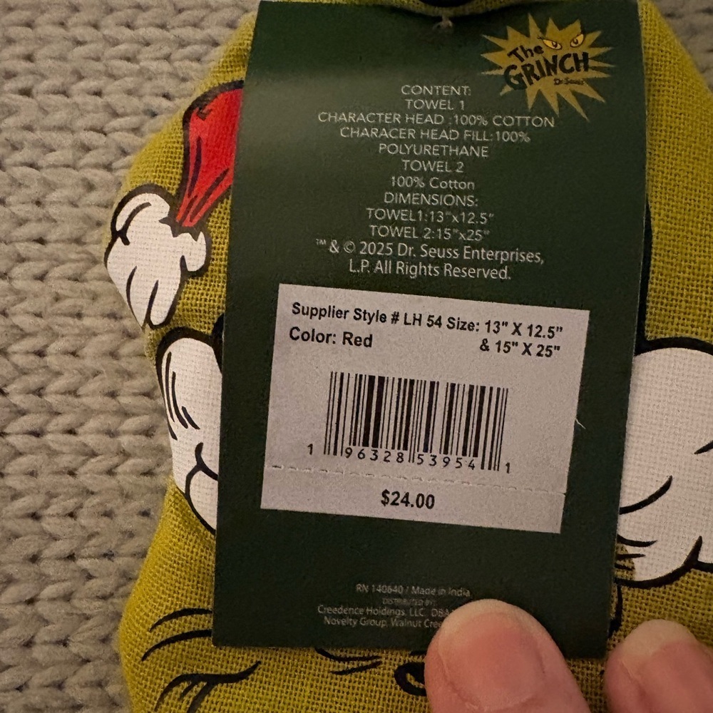 Dr. Seuss The Grinch Novelty 2pc Kitchen Towel Set - Red and Green - Picture 5 of 6